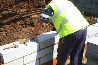 laying concrete blocks without mortar